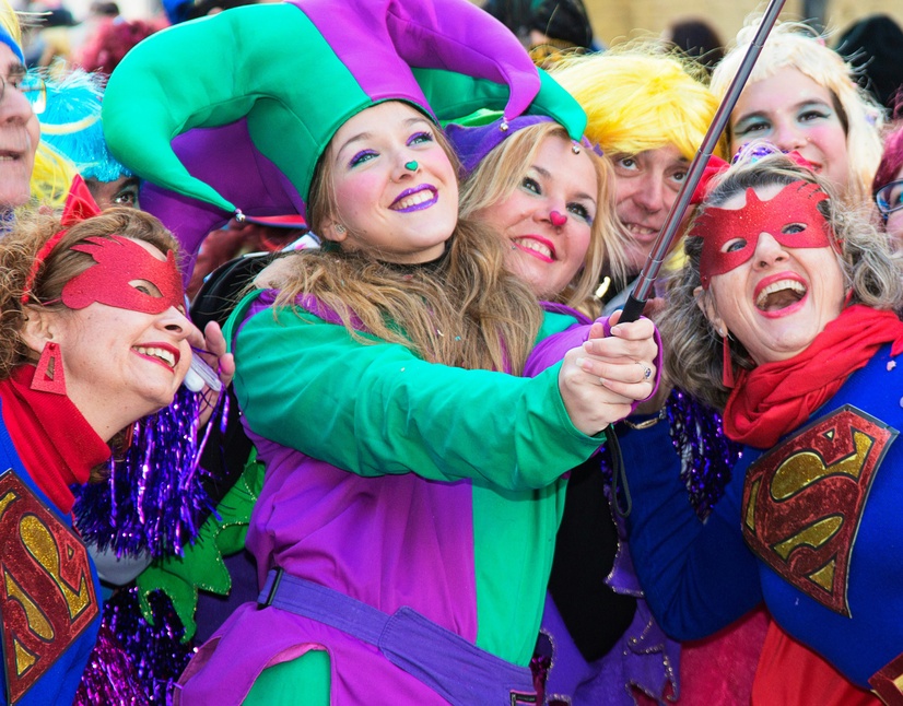 Carnival Group 826X646